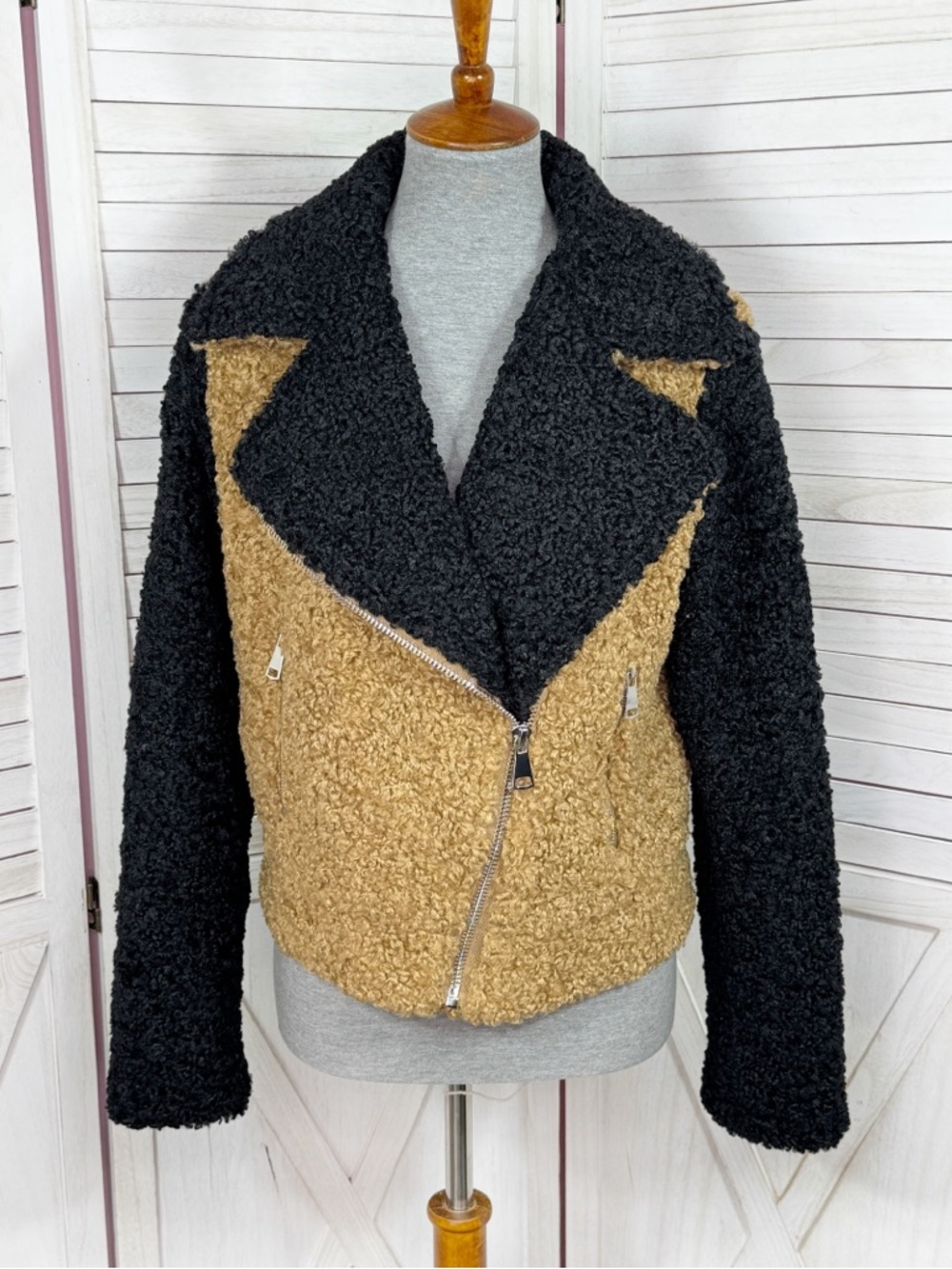 Nine‎ West Jacket Medium Tan Black Sherpa Teddy Colorblock Moto Bomber Cropped